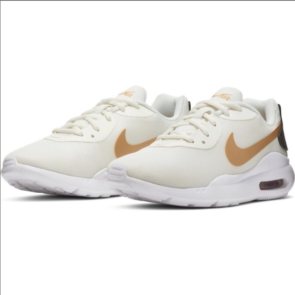 Nike Women's Air Max Oketo - Picture 4 of 8